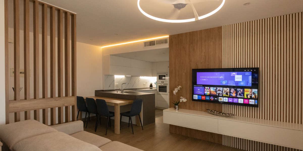 Amplitud y diseño a medida:así transformamos un apartamento en Almerimar