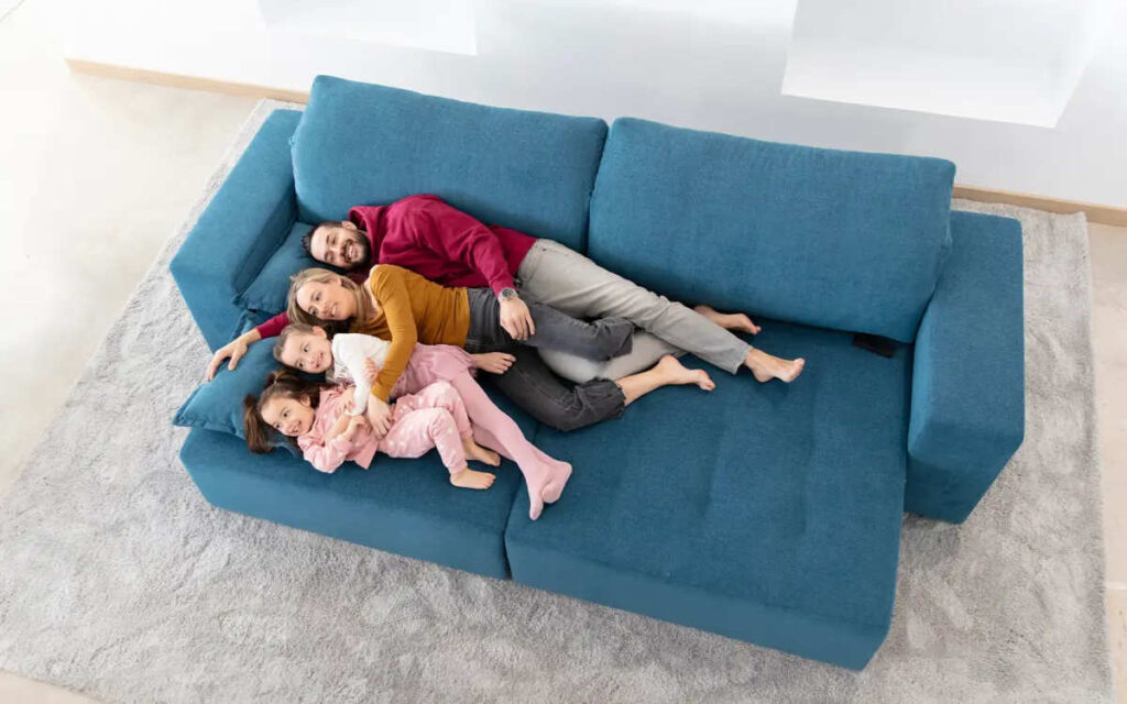 Sofá motorizado extraible modelo Paradis. Máxima comodidad para toda la familia.