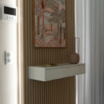 12179 Almerimar -Recibidor con palillería cubre cuadros luz y mueble Kiare recibidor suspendido