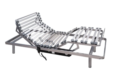 Cama articulada en 5 planos; cabeza, tronco, espalda, muslos y pantorrillas accionados por motor electrico con mando a distancia. Conjunto de patas fijas. CAMA ARTICULADA 5 PLANOS