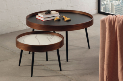 Conjunto de mesas de centro con forma circular que complementarán cualquier ambiente. Acabadas en colores nogal, negro, blanco y
pie negro. Mesa grande 80 x 40 x 80 cm. Mesa pequeña 50 x 33 x 50 cm. Mueble Auxiliar 11 Mesa de centro