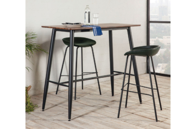 Un lugar donde desayunar, picar algo rápido o simplemente charlar un rato, esta mesa con taburetes es una gran opción. Mesa acabada
en colores roble y pie negro y taburete en verde oscuro y negro. Mesa 120 x 107 x 60 cm. Taburete 50 x 76/84 x 46 cm. Mueble Auxiliar 8 Mesa